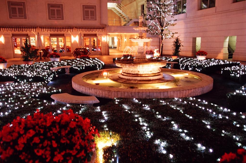 新格兰德酒店 横滨 外观 照片 Fountain at the hotel